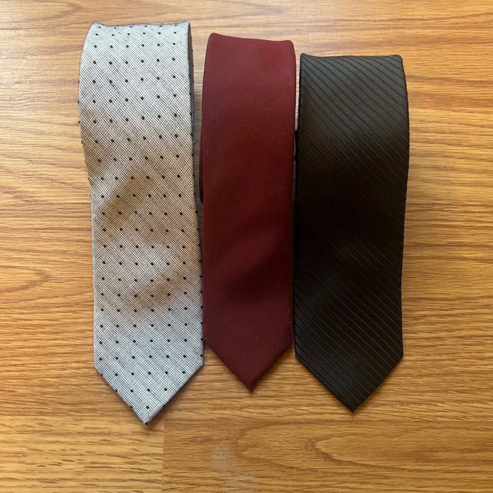 Calvin Klein Slim Ties Lot of 3 Silk Blend Burgundy Grey Dot Black Stripe Mens